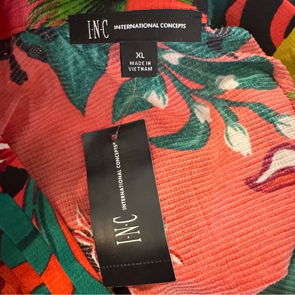 NWT INC International Concepts Womens Red Floral Short Sleeve Blouse Sz … - Picture 9 of 12
